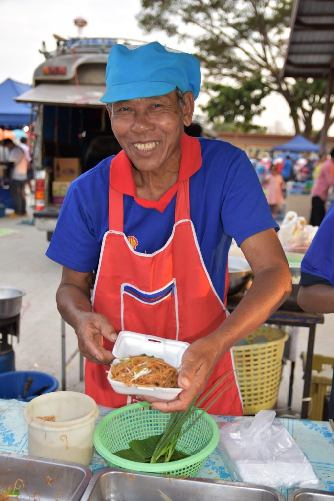 The friendly noodle seller @ Ban Khanat Mon Market/Issan © Stephan Schweitzer 2018